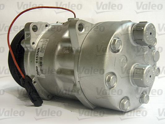 Valeo 813808 - Компрессор кондиционера xparts.lv